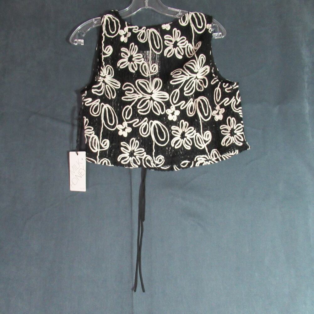 Milk & Honey Cardigan Vest Womens Medium Black Floral Crochet Cropped Boho NWT - Picture 4 of 9